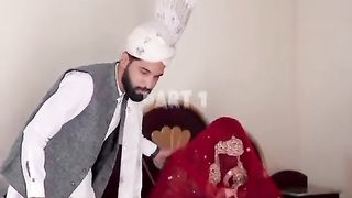 wife's makeup میاں بیوی اور اس کا میک اپ