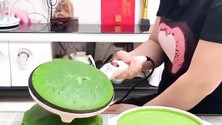 Instant crepe maker