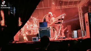 Live Show Song
