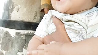 Tertawa lagi bayi lucu