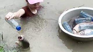 Amazing Fish Trapping Skills
