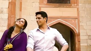 Tum_Main_aur_Delhi..._❣️_._._Follow_@bollywoodvibesz_for_more__#indianpoliceforceonprime_#sidharthmalhotra_#kajrare_#bollywoo