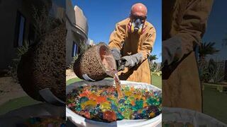 Pouring Nordic Gold into Orbeez #artist #sculpture #forge