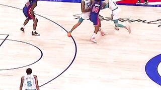 LaMelo couldn't believe this call
