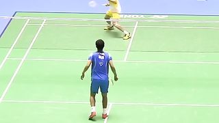 He shocked Lee Chong Wei with his trickshots