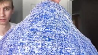 Mega string ball