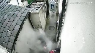 Man trying to break into home gets boiling  water thrown in his face