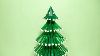 DIY BEAUTIFUL PLASTIC BOTTLE CHRISTMAS TREE