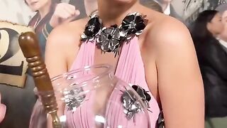 Mille Bobby Brown - Enola Holmes premiere