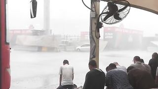 نمازفرض  است درهرشرایط که باشد بایداداشود