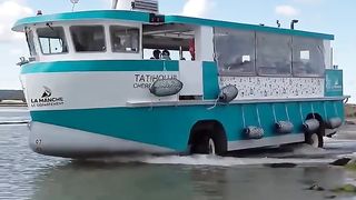 a sea ous that has the ability to move both on land and in the sea. To drive it, you must have a basic license except for being a pilot.