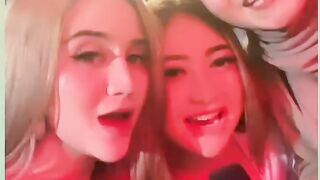 Artis  dunia maya