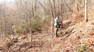 Winter Camping - Build bushcraft Shelter