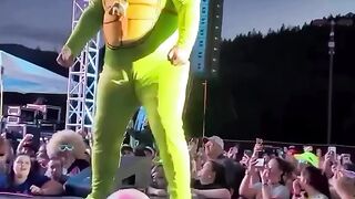Painful fail with a jump into the crowd