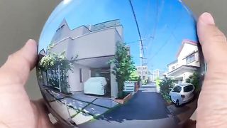 Дайсуке Самедзима создал серию акриловых картин под названием "Плоский мяч"