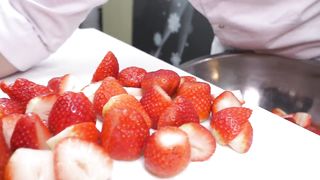 The cake is full of hidden strawberries! popular korean strawberry cake - Korean street food