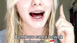 Aku cemburu sama cewek Indonesia