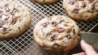 The Best Soft Chocolate Chip Cookies Recipe _ Emojoie