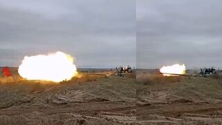 Russian Lancet loitering munition strikes on a P-18 radar and M777 howitzer in the Kherson direction