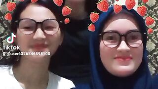 Tiktokan bareng teman