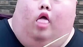 Meme viral makan sate