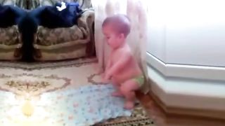 رضيع يصلى فطرة الله التى فطر الناس عليها(360P)