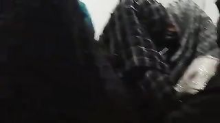 ن لیگی رہنما عطاء تارڈ ووٹ خریدتے ہوئے