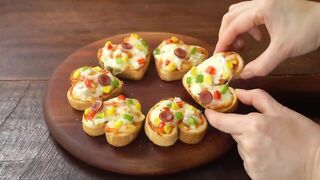 Crispy and Cute, Heart Pizza Recipe :: Heart Bread :: Easy Bread :: Mini Pizza