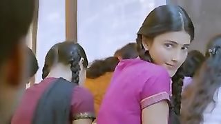 3_-_Idhazhin_Oram_Video___Dhanush,_Shruti___Anirudh(240p).