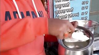 Aapko konse flavour ki pasand hai????? #indianstreetfood #streetfood #lassi #lassilover #delhi