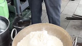 Aapne kabhi khaya hai ye #indianstreetfood #streetfood #papdi #indore #youtubeshorts
