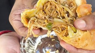 Aapko kaise samose pasand hai #indianstreetfood #streetfood #samosa #manchurian #delhifood #delhi