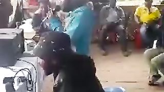 Wages Wereh entertaining Crowd