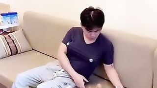 Dad_Feeds_Twins