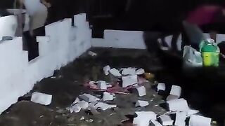 LEMBUR buat kolam pembenihan lele, sedang kejar target