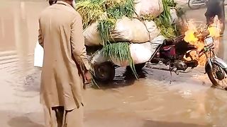 motorcycle caught fire /whatsapp video