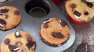 Oreo chocolate muffins