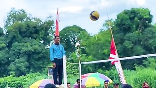 Vollyball girl moment