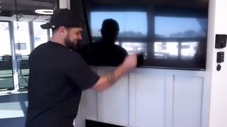 You won’t believe the price of this fifth wheel camper.  Located at bluecompassrv in Charleston South Carolina