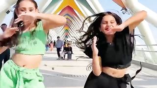 Gulabi sharara♥️????-dance with kashish& Nandini ????????-#shortsvideo #ytshorts #kashishpatel #trending