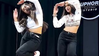 Gulabi Sharara - Dance Challenge - Rozen X Shraddha - The Euphoria Studio #gulabisharara #dance