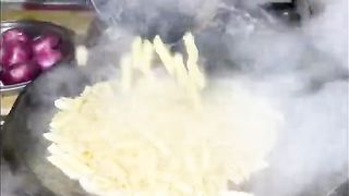 Aapne khaye hai aise pasta???? #indianstreetfood #streetfood #pasta #delhi #delhifood