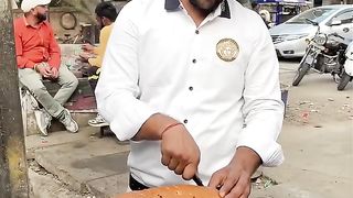 Ultimate Garlic Bread Making in Delhi at Zzz Pizza. #youtubeshortsindia #indianstreetfood #ytshorts