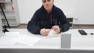 Я військовий! Тримай повістку! Знімати заборонено! Зайшов у банк, а там ТЦК.