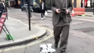 The #AppleVisionPro has reached London ???????????? #UB1UB2 #London