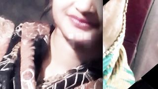 Muj ko hui na khabar