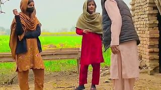 GIRL DOING PRANK WITH MAMOO