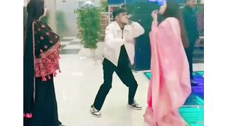 Bhul gaya tha kiske sath aya hu- Funny memes..
