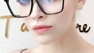 What makes a good day great? A pair of new glasses, that’s what.What makes a good day great? A pair of new glasses, that’s what.