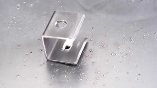 Regardez ce video 1a83